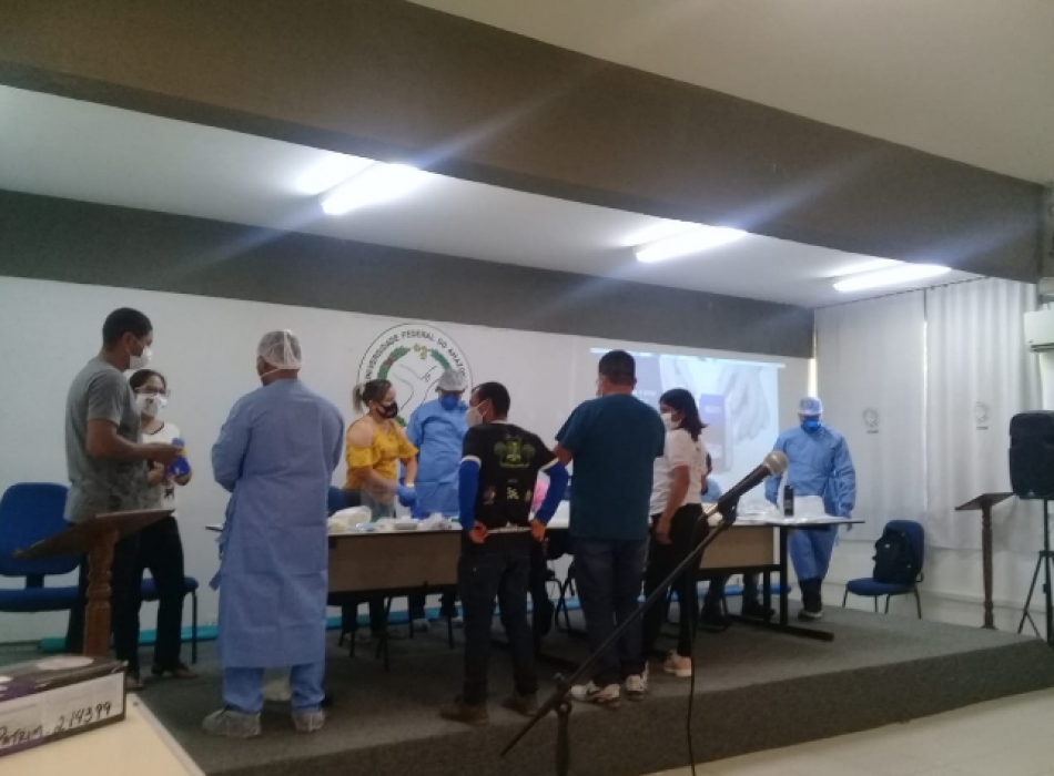 Fundação Oswaldo Cruz (FIOCRUZ) na capacitação de curta duração de profissionais de saúde indígena para luta contra o COVID-19